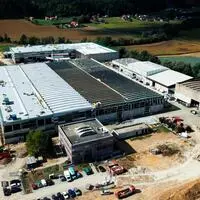 Seit Monaten herrscht auf dem Gelände der insolventen Lederfabrik in Wollsdorf Baustelle