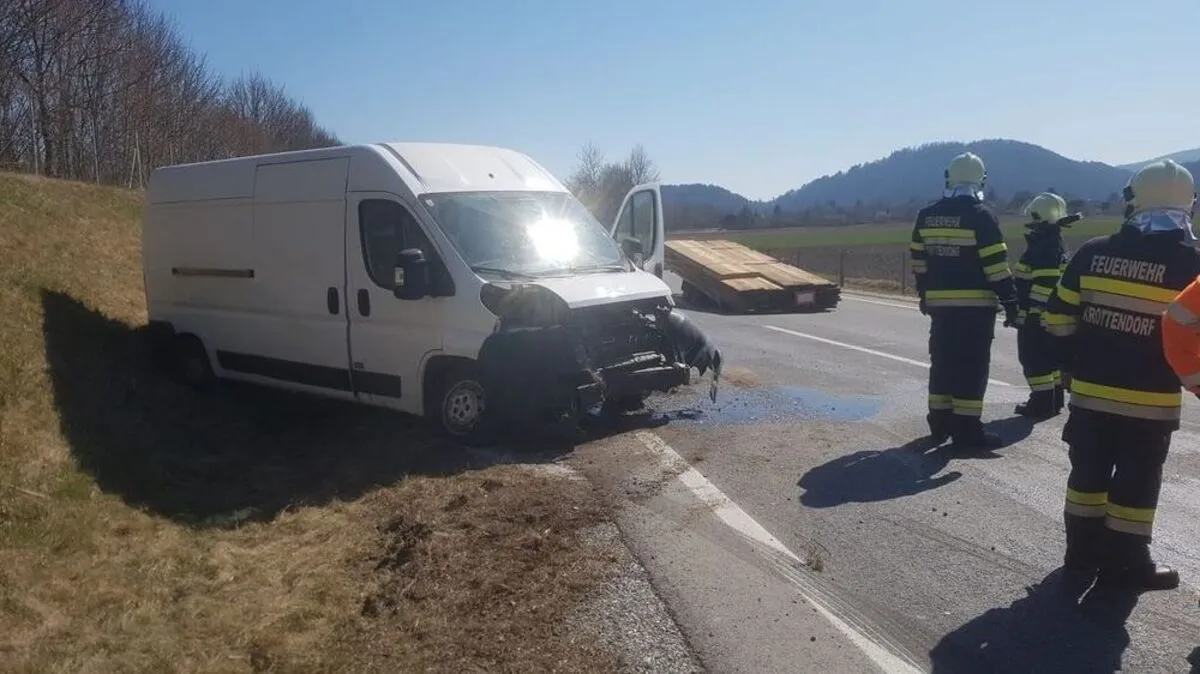 Das Fahrzeug wurde zwei Mal über die Fahrbahn geschleudert