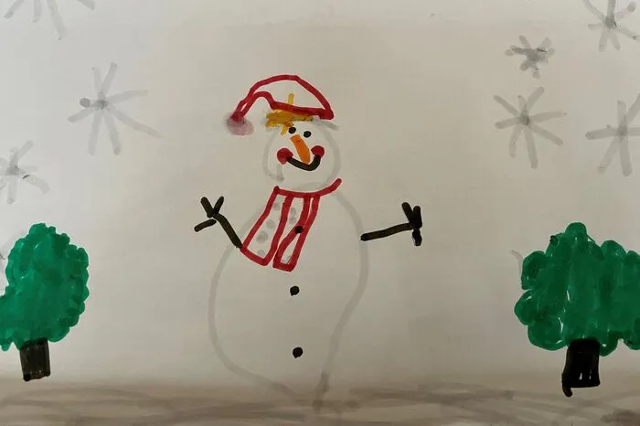 So viel hat es noch nicht geschneit, dass der Bau eines Schneemanns möglich war. Um die Wartezeit zu verkürzen, hat Sara More (5 Jahre) aus Spittal einen Schneemann gemalen.