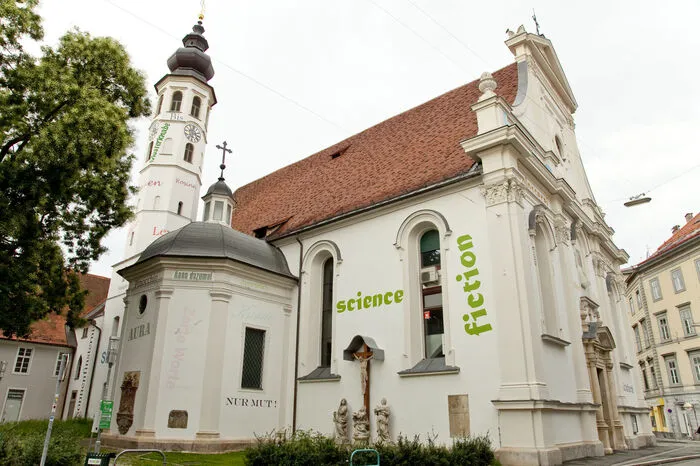 Die Fassade der Kirche wurde 2010 renoviert.