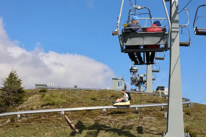 Die zahlreichen Gäste kamen bequem mit dem Lift ...