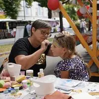 Auch Kinderschminken wird beim Stadtfest angeboten