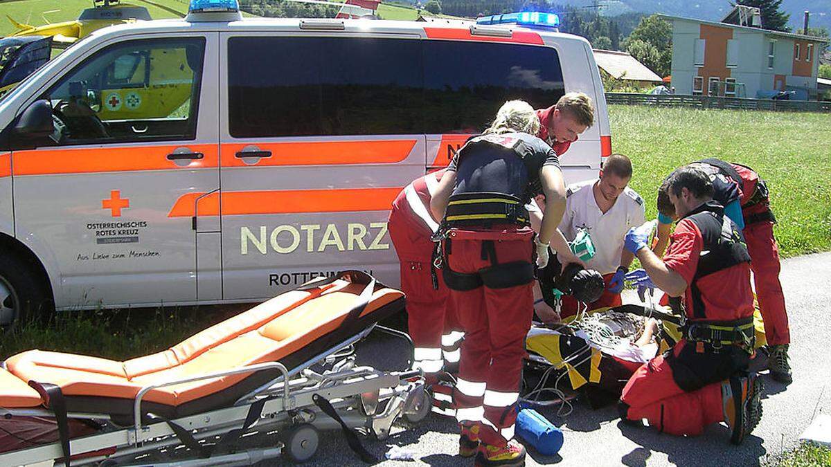 Rotes Kreuz im Einsatz (Sujet).