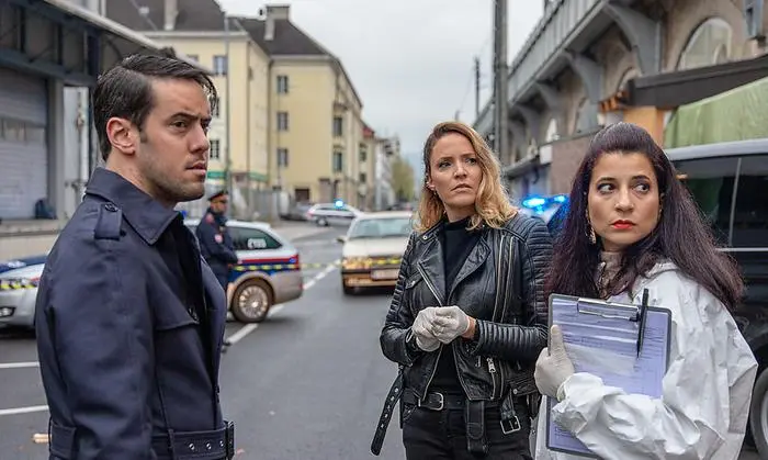 Spannung mit Patricia Aulitzky (Lisa Kuen), Dominik Raneburger (Alexander Yüsüf-Demir), Laila Alina Monterey (Dr. Gabi)