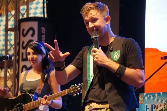 Die Musiker feuerten die Menge an.