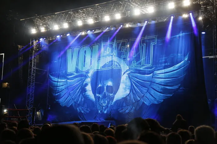 ... viele Fans hatten für das Konzert der Heavy Metaller um Michael Poulsen weite Anreisen auf sich genommen ...