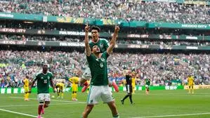 Raul Jimenez brachte mit seinem zweiten Treffer das Aztekenstadion zum Beben