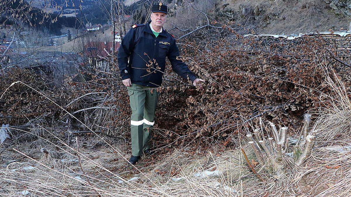 Bezirksfeuerwehrchef Konrad in Reichenau: Es ist staubtrocken, glimmende Gegenstände können schwere Brände auslösen
