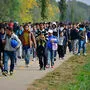 2015 fotografierte Radek Procyk den Flüchtlingszug in Ungarn, um den Menschen zu helfen. Die FPÖ hat es für ihr Plakat offenbar widerrechtlich eingesetzt