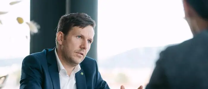 Merkur-Vorstand Markus Zahrnhofer im Gespräch mit der Kleinen Zeitung