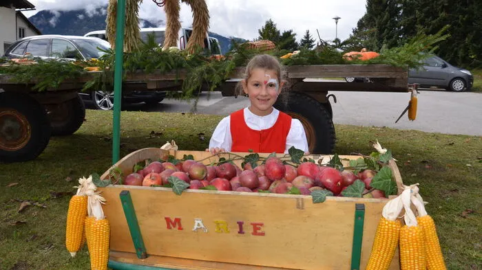 Große und kleine Apfelfreunde kamen am Sonntag in Kirchbach in den Genuss von 25 Apfelsorten.