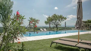 Der Infinity-Pool des Sibon Wine & Spa, mitten in den Weinbergen von Jeruzalem 