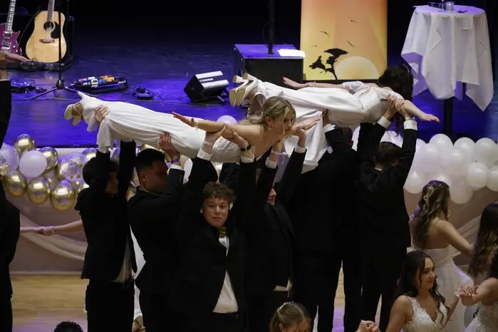 Den Auftakt machte die von Dieter Glauninger choreografierte Polonaise. 