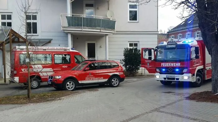 Ein Lkw-Lenker hat mit seinem Fahrzeug Dienstagfrüh in Gamlitz eine Gasanlage beschädigt, als er einen Container auflud.