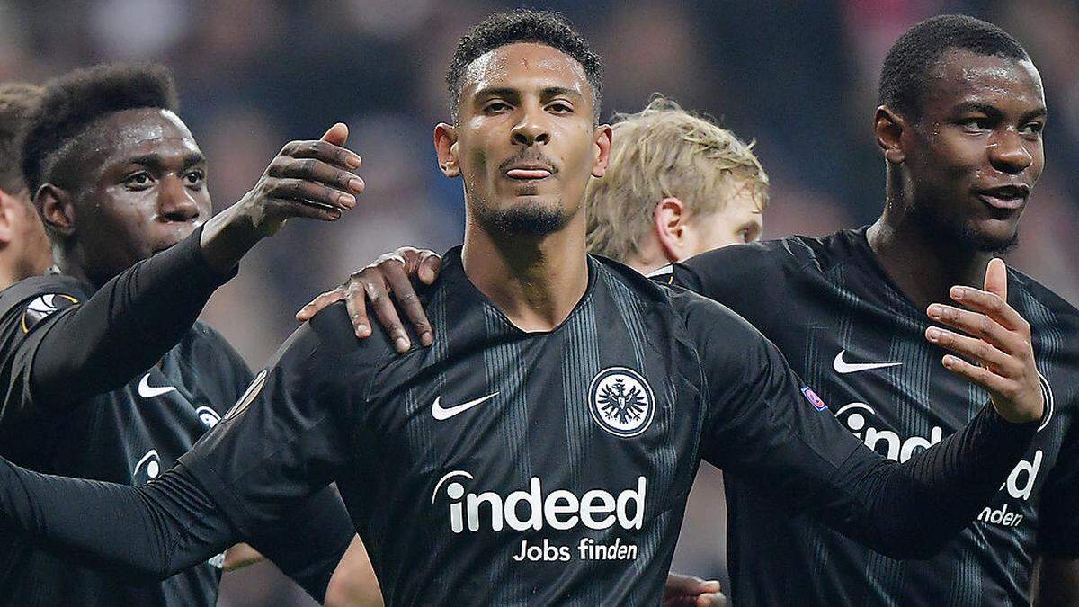 Haller (Mitte) traf in der Nachspielzeit