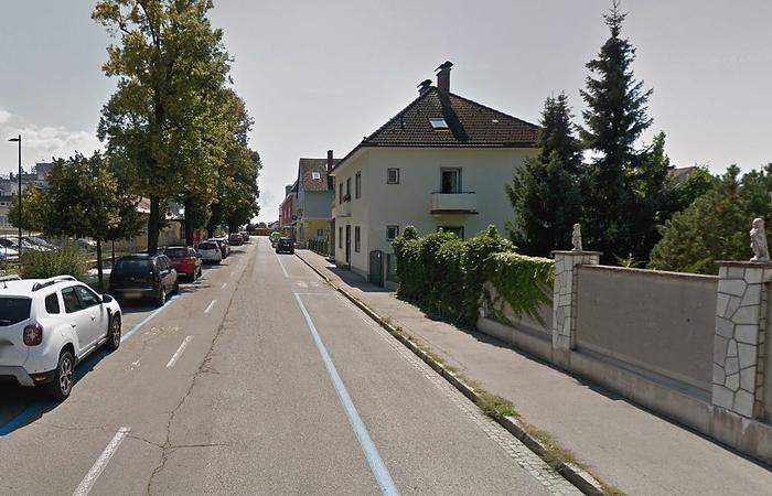 In der Paul-Hackhofer-Straße in Wolfsberg gibt es linksseitig einen Fahrradstreifen
