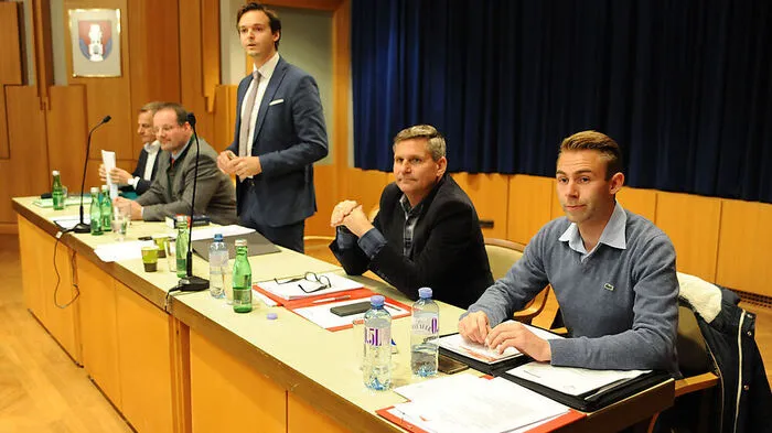 Bürgermeister Wolfgang Wagner stand gestern unter Beschuss