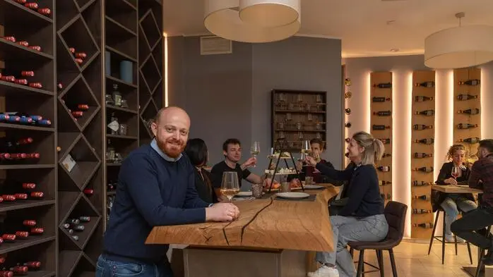Arsim Gjergji von 'Café Bar Eleven' in der Kaiserfeldgasse