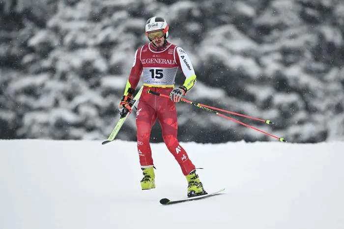 Austria's Stefan Brennsteiner reacts after failing to finish the first run of the Men's Giant Slalom event of the Saalbach 2025 FIS Alpine World Ski Championships  in Hinterglemm on February 14, 2025. (Photo by Fabrice COFFRINI / AFP)