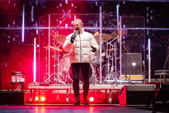 09.12.2025, Flachau, AUT, Unterwegs in Salzburg, Winteropening Flachau 2025, im Bild Nockis, Nockalm Quintett, Friedl Würcher, Gottfried Würcher, Auftritt, Konzert, *** 09 12 2025, Flachau, AUT, On the road in Salzburg, Winteropening Flachau 2025, in the picture Nockis, Nockalm Quintett, Friedl Würcher, Gottfried Würcher, performance, concert,