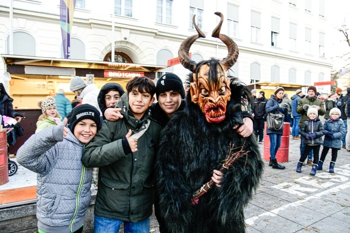 Tausende Gäste zog es zum Nikolomarkt, der von der Stadtfeuerwehr Weiz organisiert wurde.