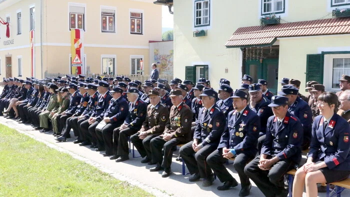 Wenn das kein Grund zum Feiern ist! Bereits seit 150 Jahren gibt es die Freiwillige Feuerwehr (FF) Grades. 