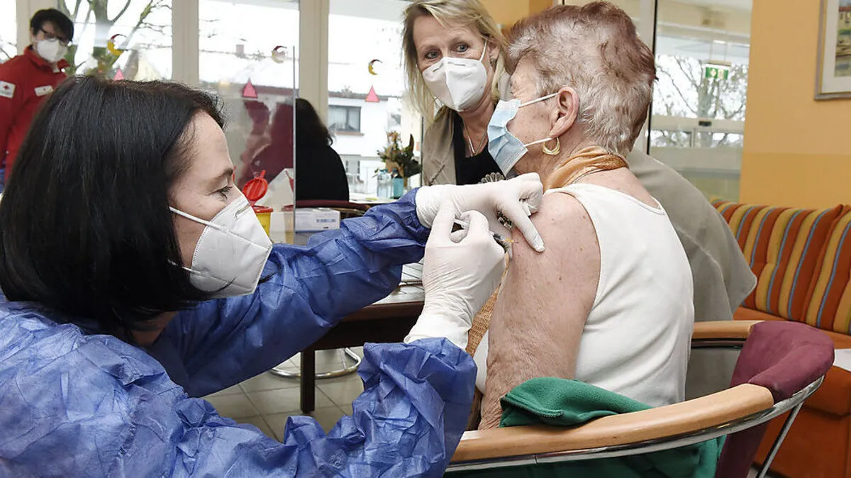 Sollten die Corona-Impfdosen wie geplant eintreffen, so wird bis Sommerbeginn jeder impfwillige Kärntner immunisiert sein, verspricht das Land Kärnten