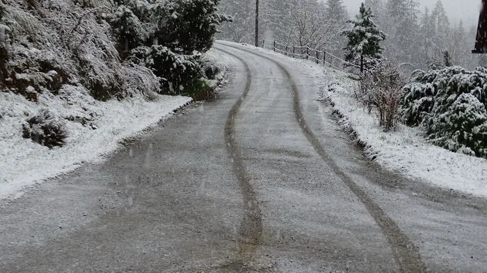 Spuren im Schnee.