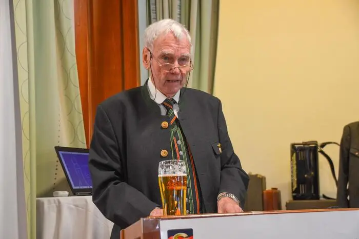 Ehrenobmann Erich Mlakar ging in seiner Festrede auf die vielen Veranstaltungen der vergangenen Jahre ein.