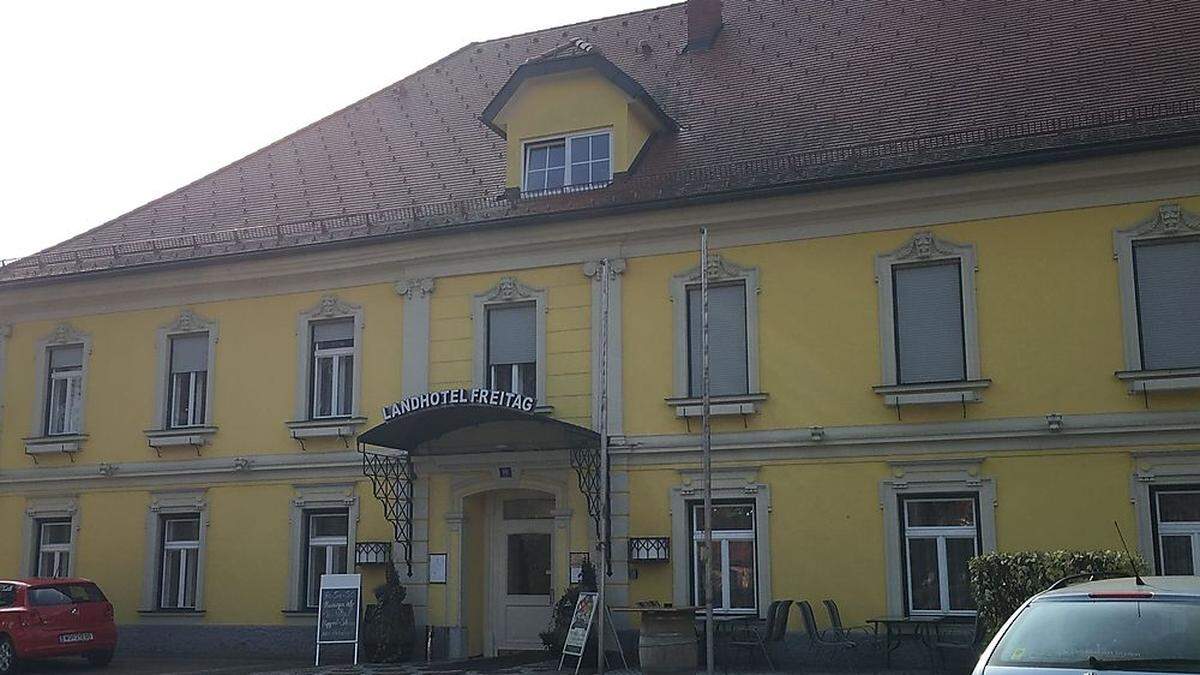 Das Hotel befindet sich im Ortskern von St. Paul