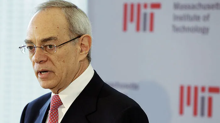 L. Rafael Reif, Chef des MIT, hat nun eine Untersuchung angeordnet
