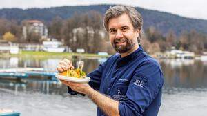 Thomas Gruber bringt im Restaurant Seespitz des Schlosshotels Velden auch tolle Linsen-Tacos auf die Teller.
