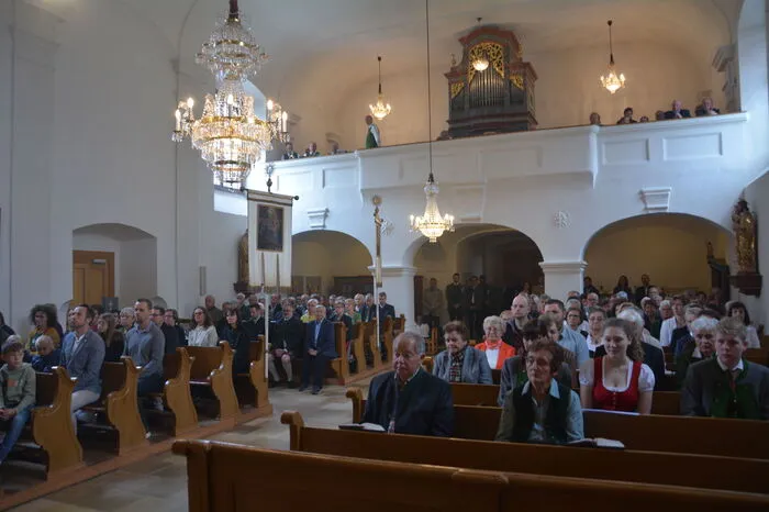 Das Gebäude soll auch von der Singgruppe und Musikschule genutzt werden. „Musik und Kultur sollen hier vereinigt werden“, sagt Bürgermeister Gerhard Gschiel. Ihm wurde im Zuge des Festakts die Verdienstmedaille des Österreichischen Blasmusikverbands in Gold verliehen. 