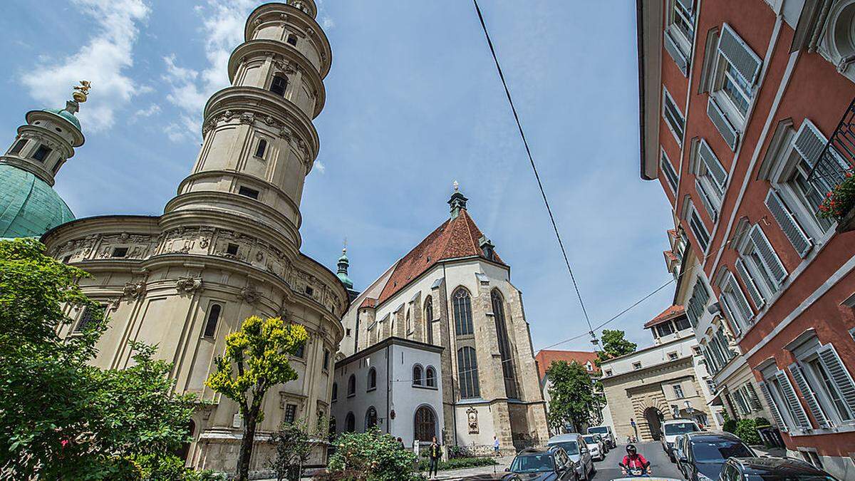 Das Mausoleum und der Dom in der Stadt Graz