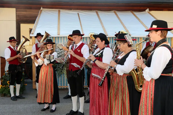 Musikalisch umrahmte das Jubiläumsfest die „Dorfmusik Mühldorf“ aus dem Mölltal unter Leitung von Mario Glanzer und Obmann Markus Hafner.  