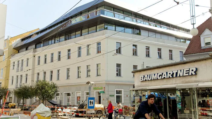 Lange residierte in dem Haus auf dem Südtiroler Platz der ÖGB, 2007 entstand dann das Luxus-Wohnprojekt Silberner Elefant mit den teuersten Penthouse-Wohnungen der Stadt.