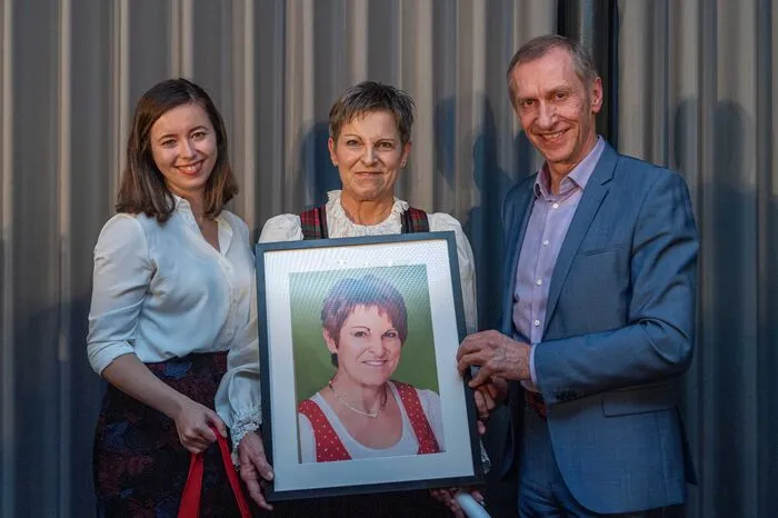 Kategorie Soziales Gewissen: Gertrud Eiletz hilft mit ihrer Bastelrunde Neutillmitsch Familien mit Kindern mit Handicap.