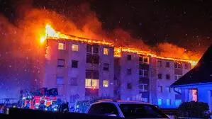 20741809  | Das Video eines Gebäudebrands in Traun wurde als angeblich zerstörtes Bürogebäude des israelischen Regierungschefs Benjamin Netanyahu präsentiert.