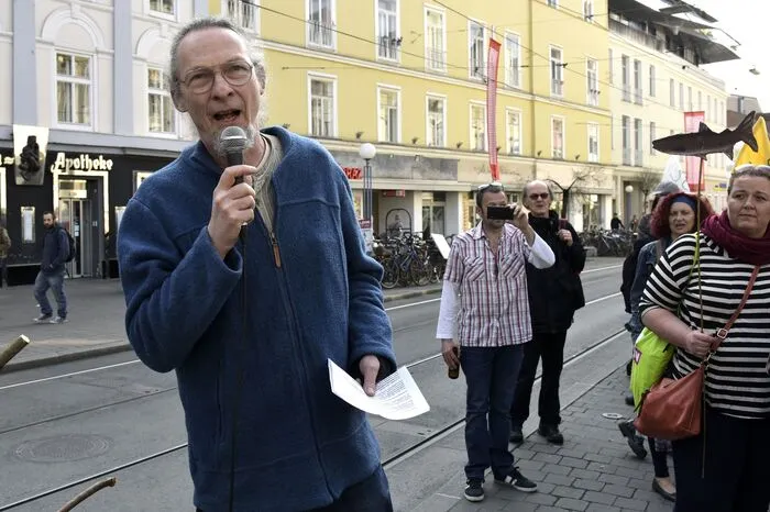 Nach wie vor prangern die Organisatoren die Kosten an und ziehen die Wirtschaftlichkeit in Zweifel.