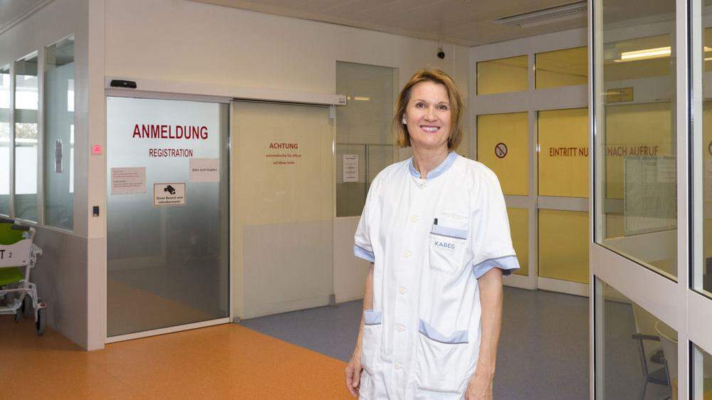 Pflege-Leiterin Ingeborg Skergeth begleitet die Umgestaltung im Erstaufnahmebereich