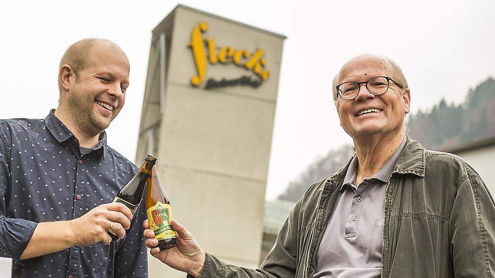 Michael (38) und Vinzenz Fleck (64) führen gemeinsam die Firma, die Brauereianlagen baut und Bier braut