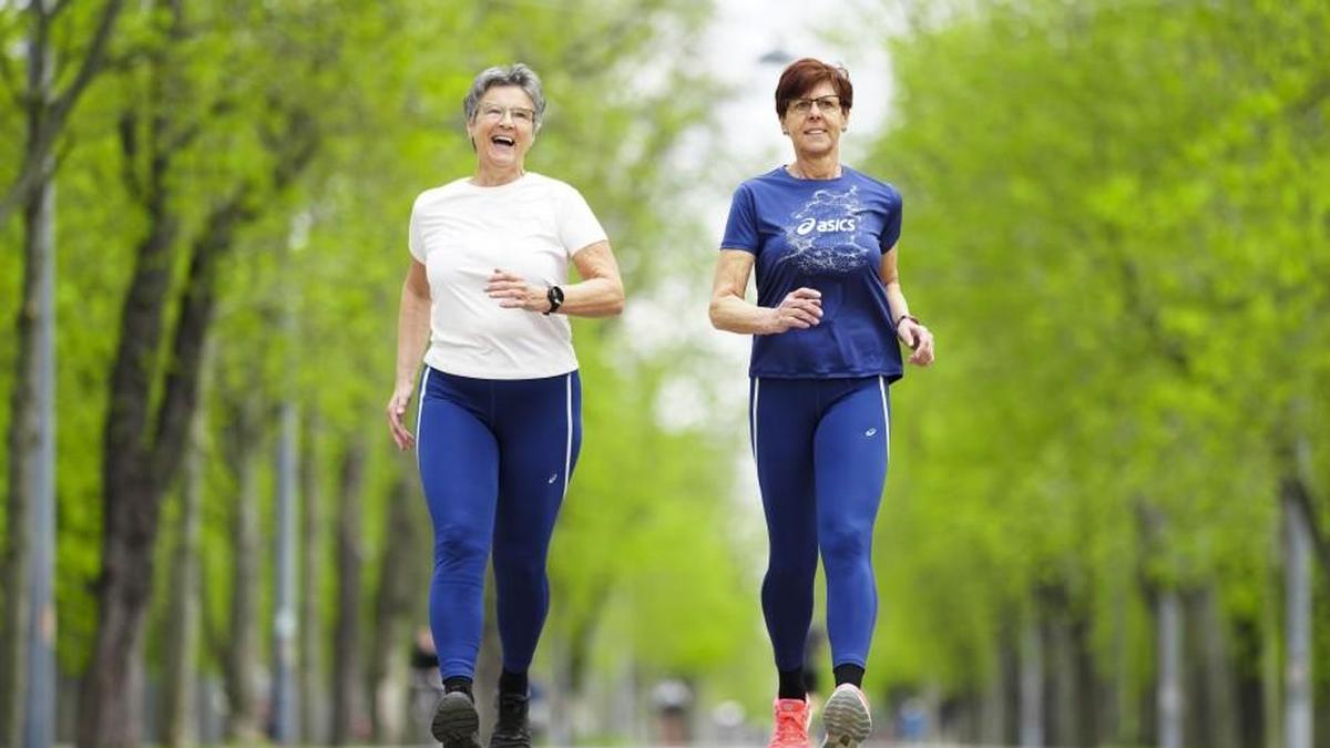 Monika Reschounig (links) und Margit Bruggraber vom Lauftreff Allerheiligen