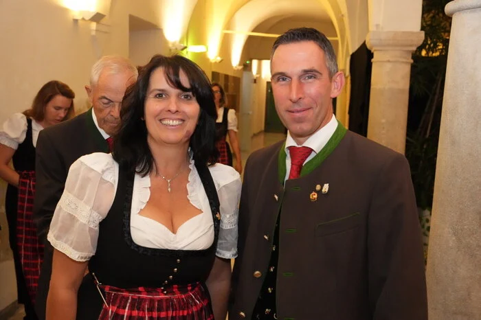Klicken Sie sich bitte durch die weiteren Fotos dieser Serie.