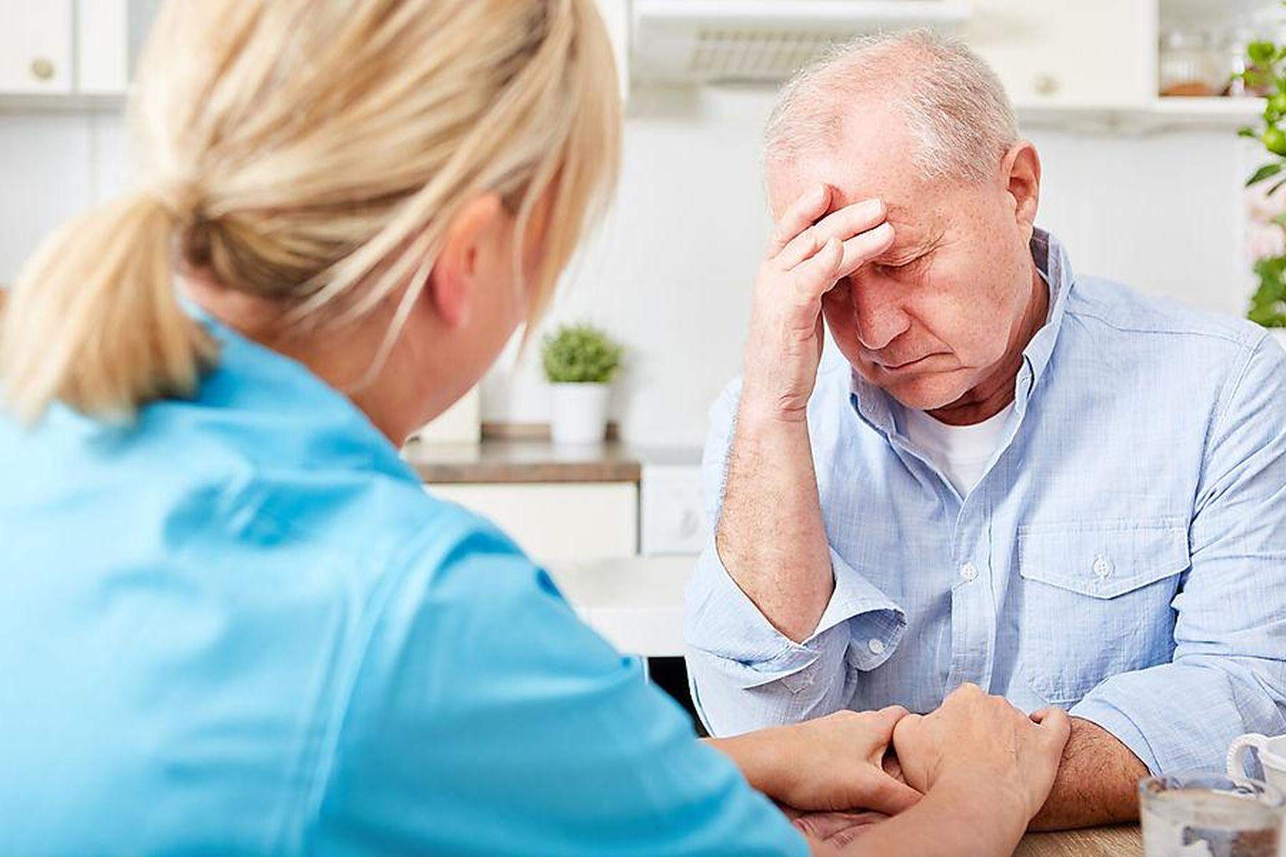 Neues Pflegegesetz: Angehörige bestürzt: Warum wird Demenz im Pflegegesetz nicht berücksichtigt? 