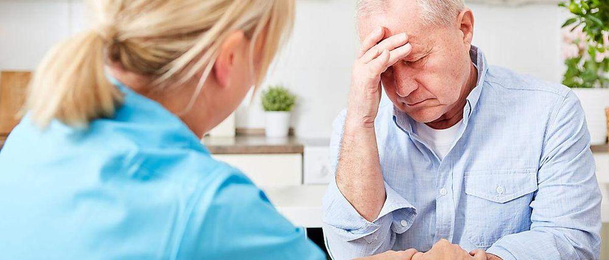 Bleibt Betreuung von Demenzpatienten weiter allein bei Angehörigen?