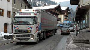 Ein Fahrverbot für schwere LKW auf der Drautalstraße wird geprüft