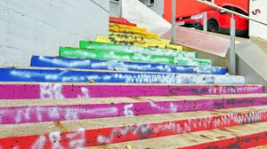 Die Regenbogentreppe sorgt für politischen Zündstoff