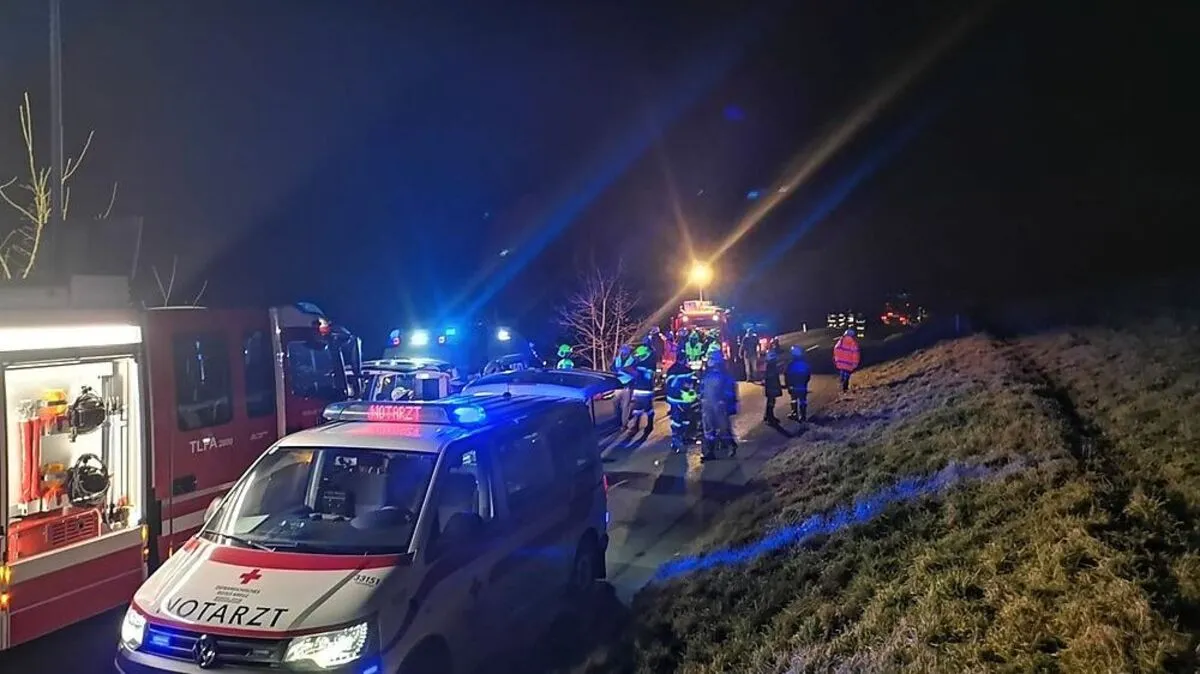 Eine 19-jährige Südoststeirerin wurde bei einem Verkehrsunfall schwer verletzt.