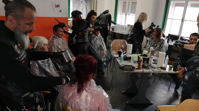 Am Sonntag, den 8. März, wurde das Vinzi-Nest zu einem Friseursalon umgewandelt.