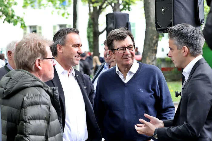 Die selben - Vorstand und Aufsichtsrat Ernst Wustinger hat sich zur Runde gesellt.